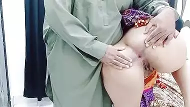 चुदासी पाकिस्तानी माल लड़की को पठान ड्राईवर ने चोदा