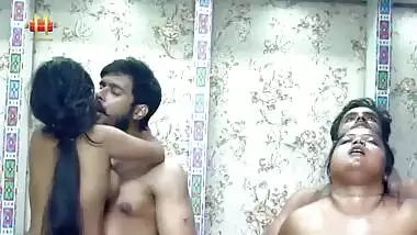 हिंदी क्सक्सक्स मूवी – दी ट्रेनर ने भाभी की जिम मे चूत मारी