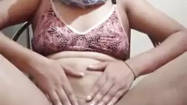 सेक्सी देसी भाभी का नंगा हॉट वेबकैम शो
