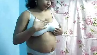 Shradha Bhabhi In Bra - Movies.