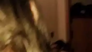 Desi HD MMS of hot girl handling big dick