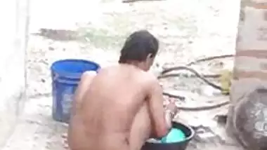 Village indian aunty bathing video on hidden cam