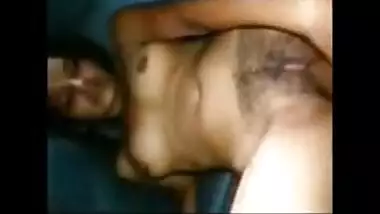 Sri Lankan girl enjoy pussy sex with Indian tourist