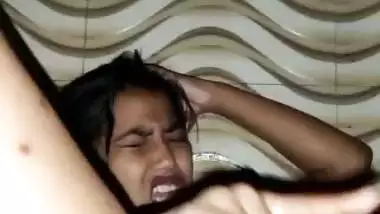 Irresistible sex hungry Indian girl nude fingering