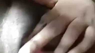 Big boobs Lankan girl fingering pussy