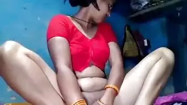 Innocent Dehati wife dildoing pussy with banana