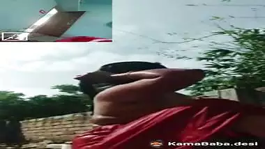 Desi milf video calls while bath in desi outdoor sex video