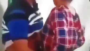 Couple fucking in standing desi viral MMS