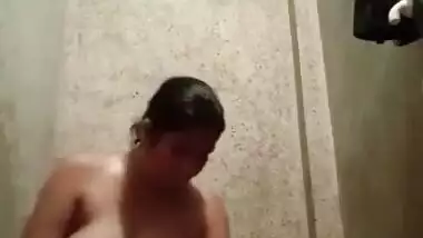 Bengali bhabhi bathing nude holi special