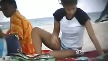 Desi Cute Girl On Beach - Movies.