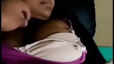 Sexy NRI Lankan Girl Boobs Show