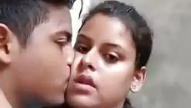 Indian whore gives sexual joy to boy just allowing him to kiss lips