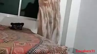 लोनली वाइफ ने पड़ोसी के साथ चीटिंग सेक्स किया