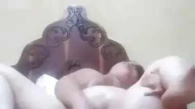 Horny Paki Bhabi Masturbating