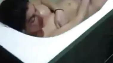 Sexy Arab Girl’s Bathing Clip Caught On Spy Camera