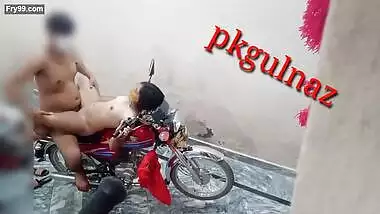 Desi stepister ki bike par chudai