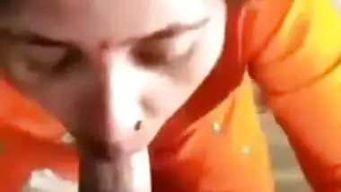 Shy Desi Bhabi blowjob MMS