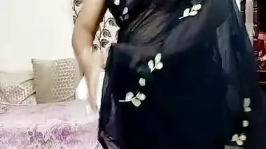 Beautiful Bhabhi In Bra Panty Doing Strip Tease. Bra Or Panty Me Bhabhi Ko Dekh Pani Nikal Dia