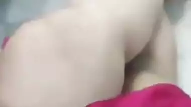 Horny Bhabi Lifting Her Saree