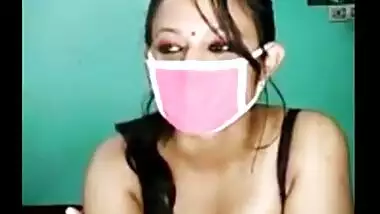 Sologirl masked face cam fingering