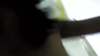 भारतीय औरतों की पहचान किशोरों की जोड़ी