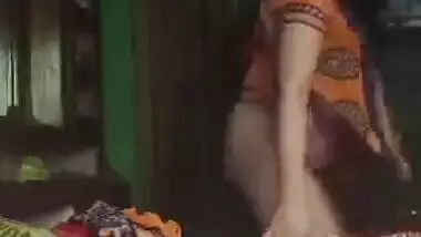 चुदक्कड इंडियन हाउसवाइफ ने गेस सिलिंडरवाले का लंड लिया