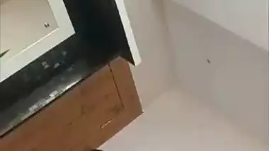 Mature mom boobs show caught by incest son viral clip
