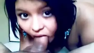 Teen Indian girlfriend homemade blowjob video