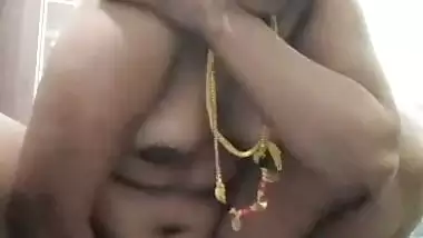 Horny sex Tamil aunty fingering pussy naked