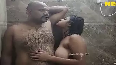 प्यासी नौकरानी बूब्स सकिंग सेक्स मालिक साथ