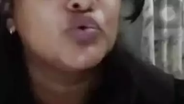 Married Desi bitch gladdens lover sending to him solo porn video