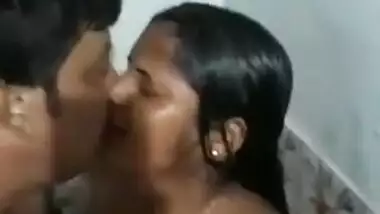 desi sexy fgr bhabi after bath