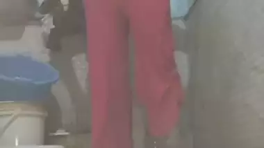 Friend mom nude bath caught on camera under the door