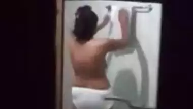 Desi Girl Captured In Bathroom