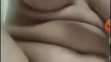 Beautiful Desi Girl Showing And fingering