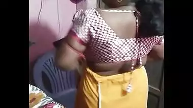 bubbly village housewife erotic navel show