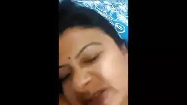 Indian sex clip of mature bhabhi masturbate front of cam on demand