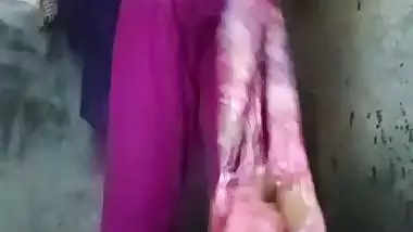Village girl pissing and bathing unseen desi xxx