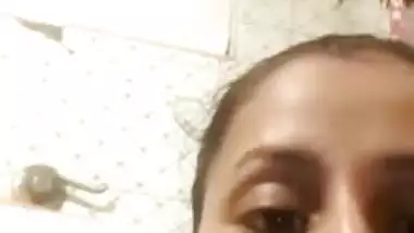 Cute Indian GF video call sex chat in nude