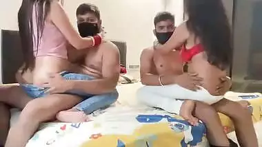 Desi Foursome on Live Jaldi Join karo aur Chudai dekho yaar