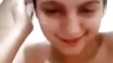 Beautiful Paki Bhabi Showing On Video Call