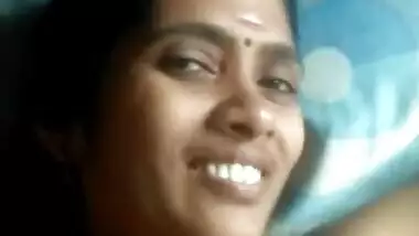 Tamil wife softly boob press and showing her beautiful armprit