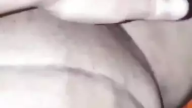 Tight ass desi housewife fingering and fucking