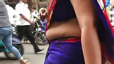 indian aunty beautiful walk and hot butt