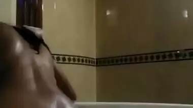Tenia Ganas Y Me Comi En El Jacuzzi