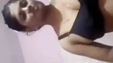 Horny Mallu Bhabhi Bathing