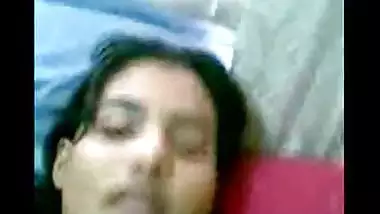 Mumbai girl’s first time smooch clip