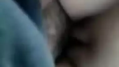 Kashmiri girl sex with boyfriend in car MMS