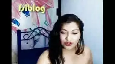 Fsiblog – Desi cam girl pooja on cam