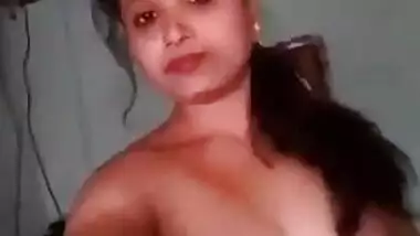 Desi aunty nude show selfie video taken for her secret lover